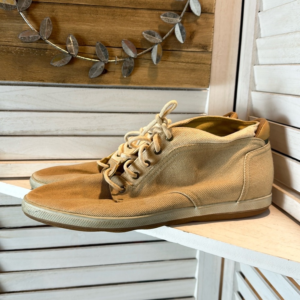 Bass Tan High top sneakers